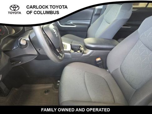 Used 2021 Toyota RAV4 XLE AWD/4WD image 12