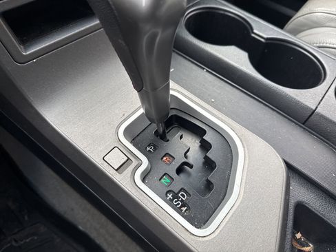 Used 2010 Toyota Sequoia Limited image 21