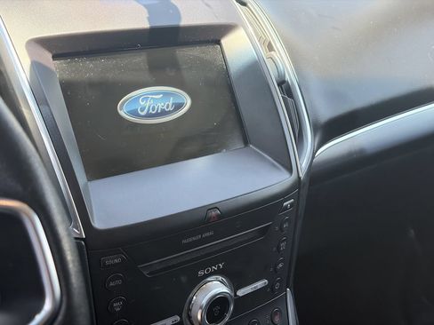 Used 2018 Ford Edge Titanium w/ Equipment Group 301A FWD image 13