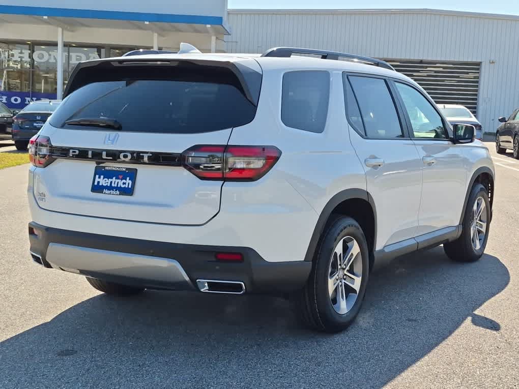 New 2026 Honda Pilot EX-L image 3