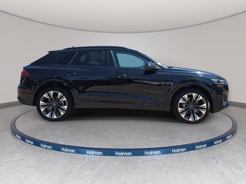 Certified 2025 Audi Q8 Premium AWD/4WD image 5