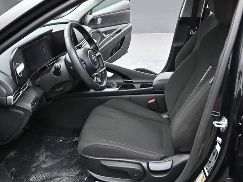 Certified 2023 Hyundai Elantra SEL w/ Convenience Package FWD image 16