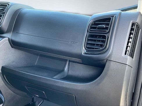 Used 2025 RAM ProMaster 2500 w/ Convenience Group image 18