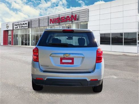 Used 2017 Chevrolet Equinox LS image 6