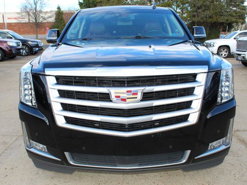 Used 2016 Cadillac Escalade ESV Premium AWD/4WD image 9