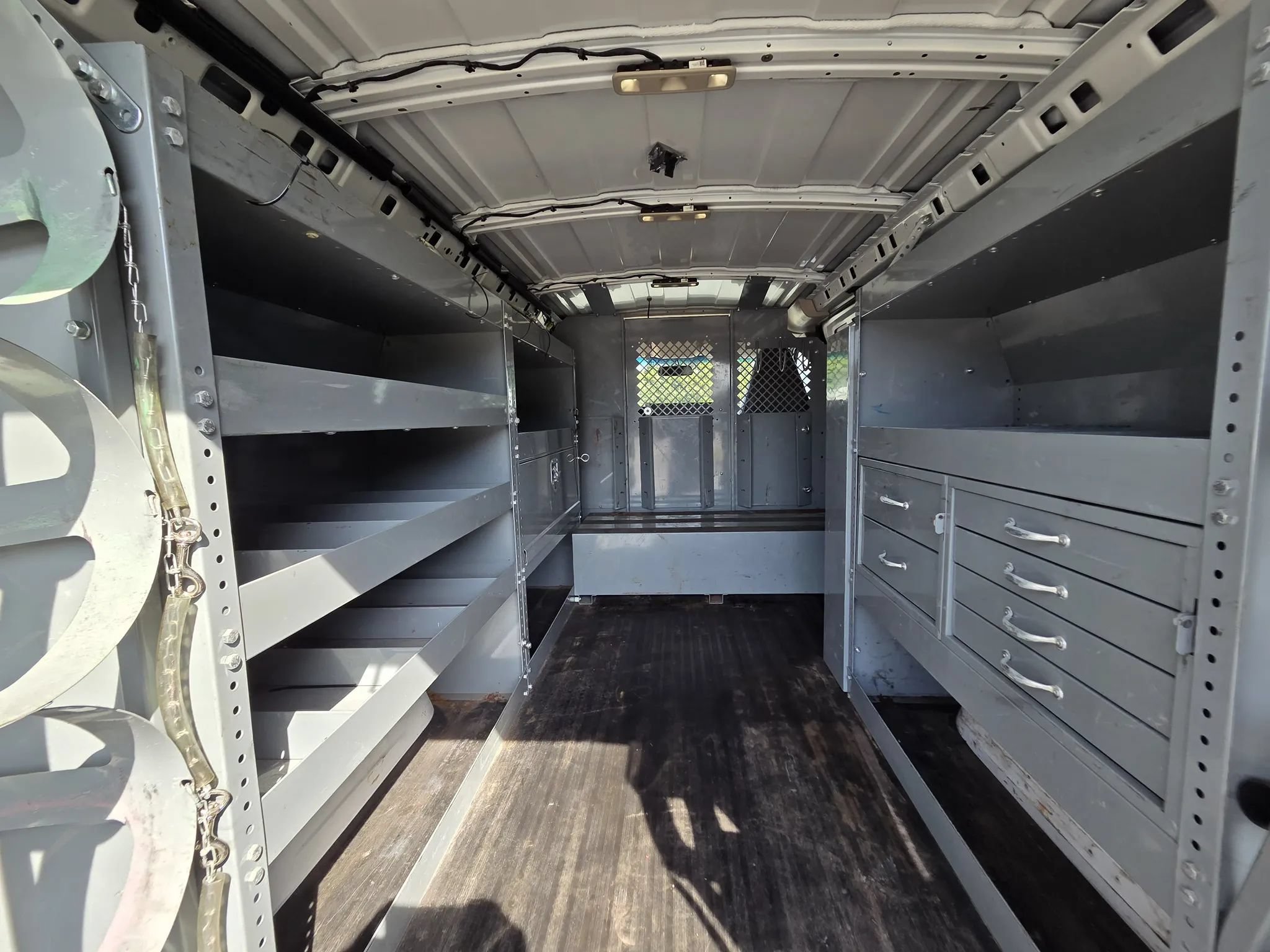 Used 2016 Chevrolet Express 3500 RWD image 16