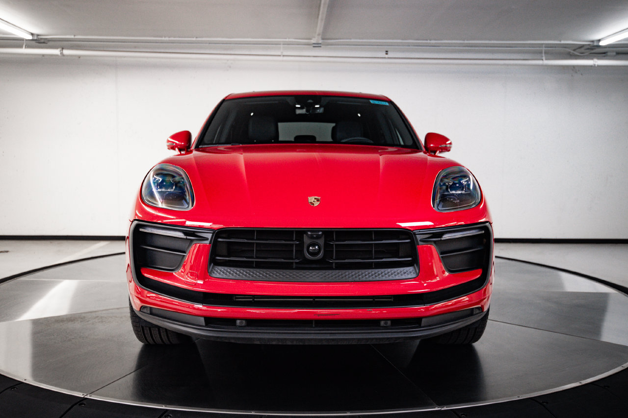 Certified 2026 Porsche Macan AWD/4WD image 10