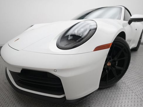 Used 2025 Porsche 911 Carrera RWD image 28