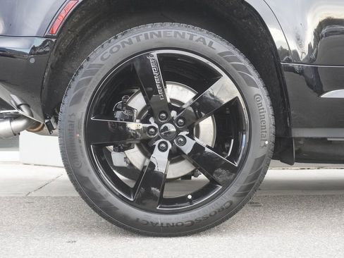 New 2026 Land Rover Defender 110 V8 image 32