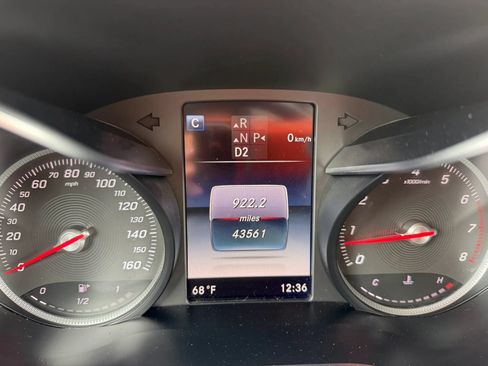 Used 2019 Mercedes-Benz GLC 300 4MATIC image 12