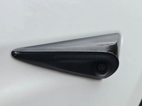 Used 2022 Tesla Model S AWD image 31