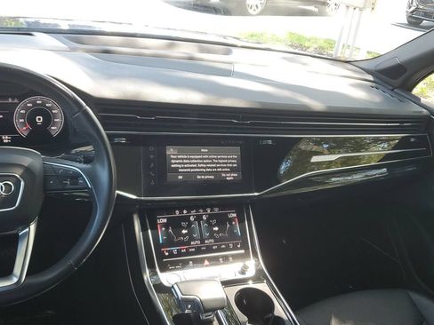 Used 2020 Audi Q7 3.0T Prestige w/ Prestige Package AWD/4WD image 19
