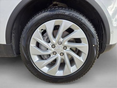 Certified 2025 Land Rover Discovery S AWD/4WD image 23