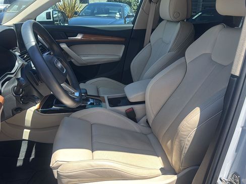 Used 2023 Audi Q5 e Premium Plus AWD/4WD image 23