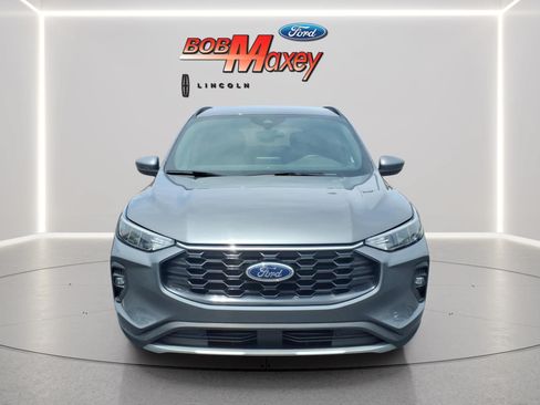 Certified 2025 Ford Escape ST-Line Select AWD/4WD image 2