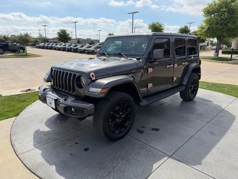 Used 2021 Jeep Wrangler Unlimited Sahara image 3
