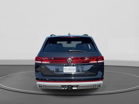 New 2026 Volkswagen Atlas Peak Edition AWD/4WD image 4