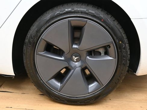 Used 2023 Tesla Model 3 Standard Range RWD image 11