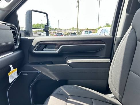 New 2026 GMC Sierra 2500 SLT w/ SLT Premium Package AWD/4WD image 37