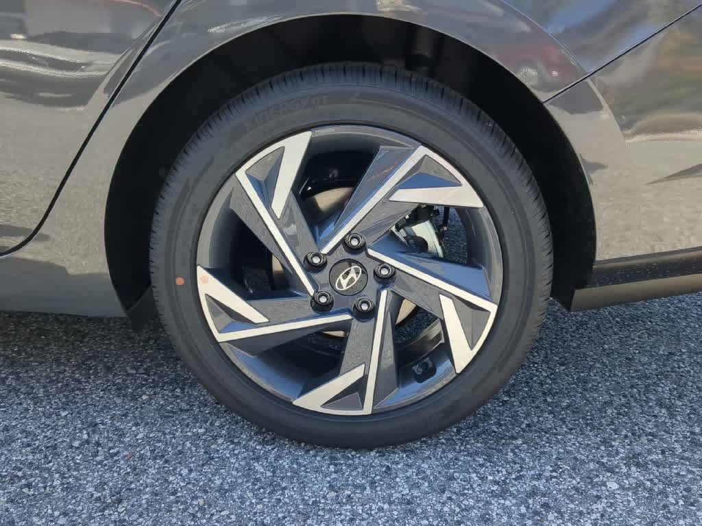 New 2026 Hyundai Elantra Limited FWD image 14