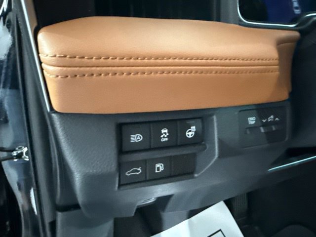 Used 2019 Toyota Avalon Limited FWD image 18
