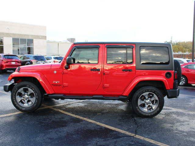 Used 2017 Jeep Wrangler Unlimited Sahara w/ Connectivity Group AWD/4WD image 7