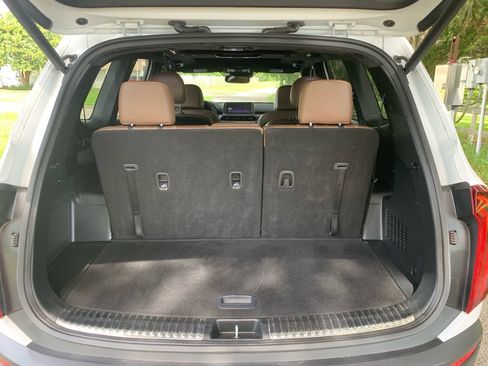 Used 2022 Kia Telluride SX w/ SX Prestige Package image 17