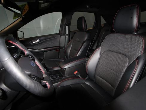 Used 2025 Ford Escape ST-Line Elite AWD/4WD image 4