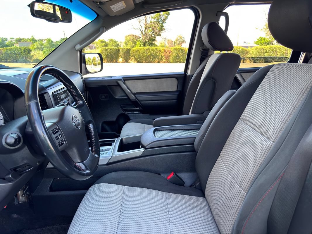 Used 2010 Nissan Titan PRO-4X AWD/4WD image 38