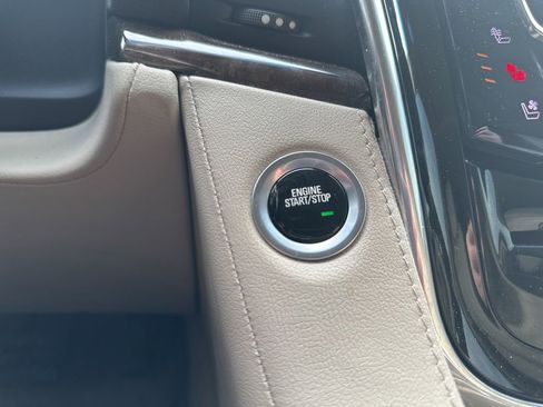 Used 2019 Cadillac Escalade ESV Luxury image 24