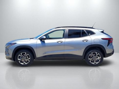 Used 2024 Chevrolet Trax LT FWD image 7