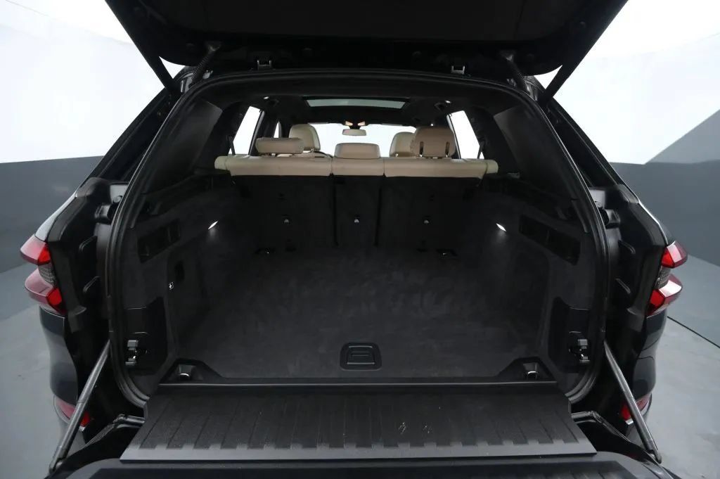 Used 2021 BMW X5 xDrive40i w/ M Sport Package AWD/4WD image 44