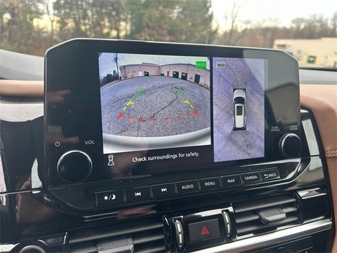 Certified 2023 Nissan Pathfinder Platinum w/ Cargo Package image 18