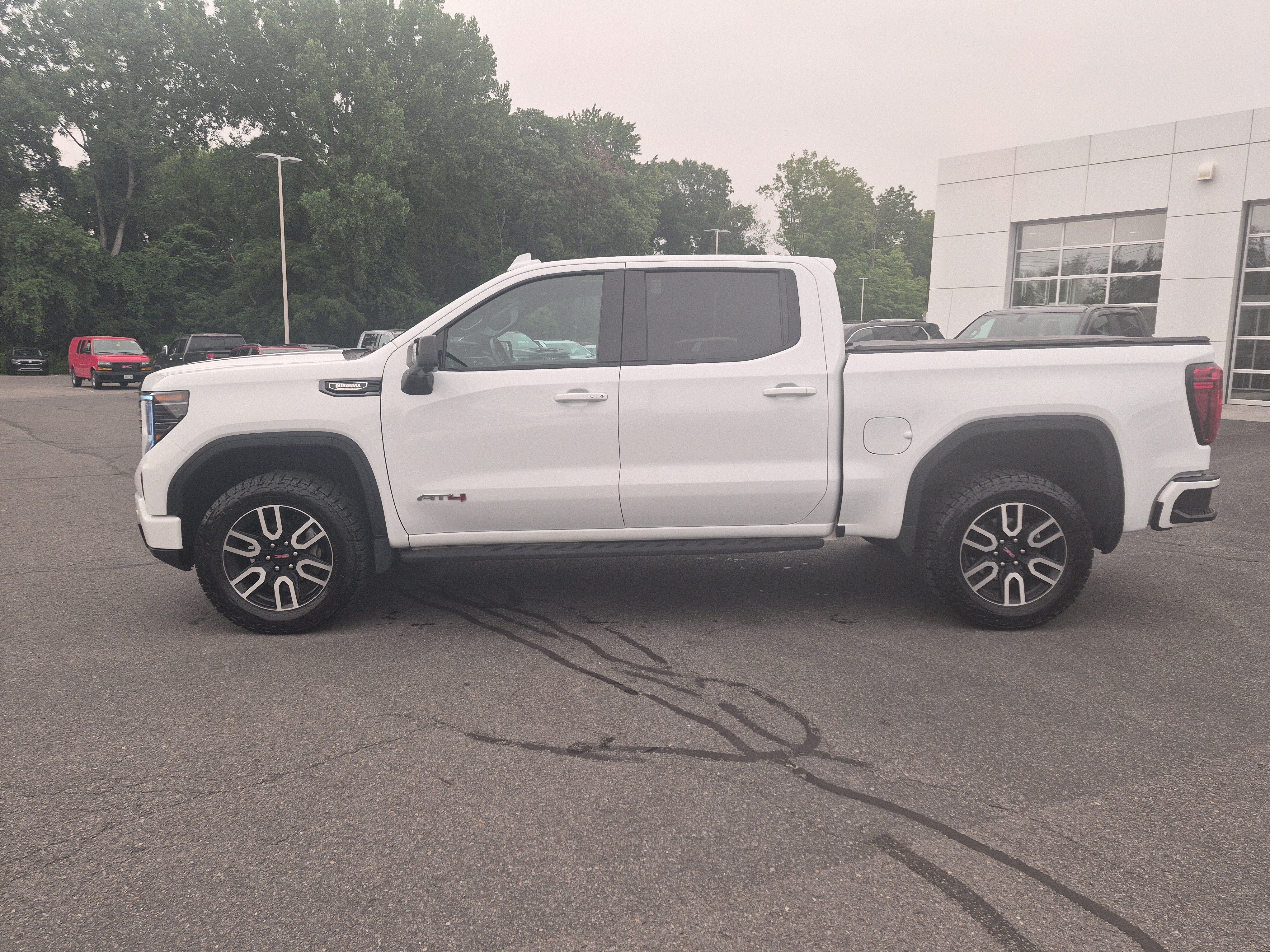 Certified 2023 GMC Sierra 1500 AT4 w/ Technology Package AWD/4WD image 2