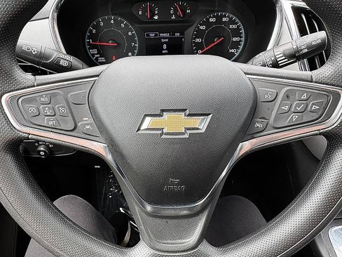 Used 2024 Chevrolet Equinox LS FWD image 17