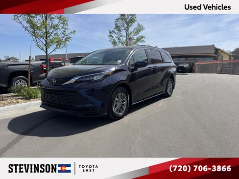 Certified 2026 Toyota Sienna LE AWD/4WD image 1