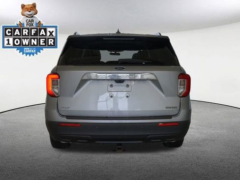 Used 2023 Ford Explorer XLT image 12