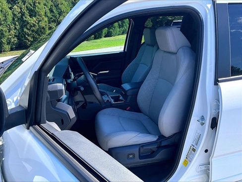 Used 2026 Toyota Tacoma SR5 AWD/4WD image 10