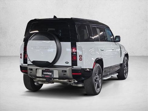 Used 2023 Land Rover Defender 110 X-Dynamic SE image 5