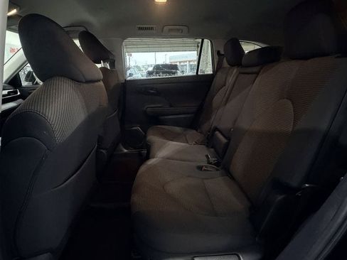 Used 2024 Toyota Highlander LE FWD image 26