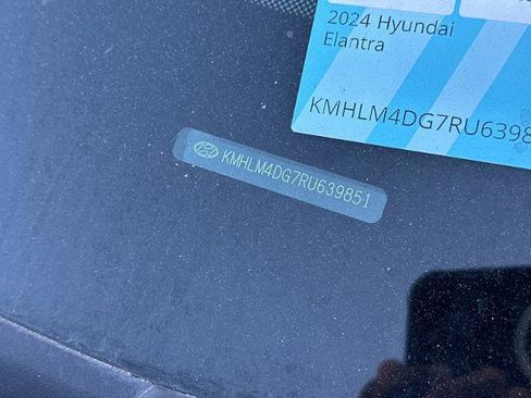 Used 2024 Hyundai Elantra SEL FWD image 2