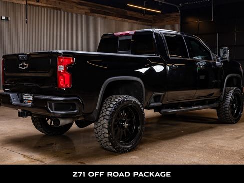 Used 2024 Chevrolet Silverado 2500 LTZ w/ LTZ Plus Package image 10