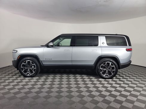 Used 2024 Rivian R1S Adventure AWD/4WD image 2