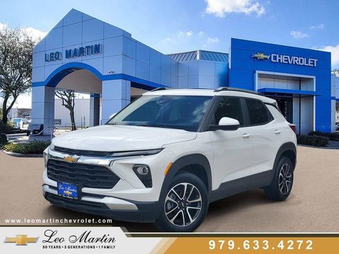 Used 2025 Chevrolet TrailBlazer LT AWD/4WD image 1