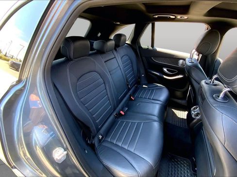 Used 2018 Mercedes-Benz GLC 300 image 18