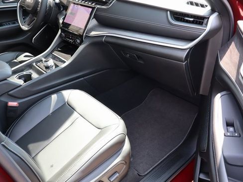 New 2025 Jeep Grand Cherokee Limited 4xe image 38