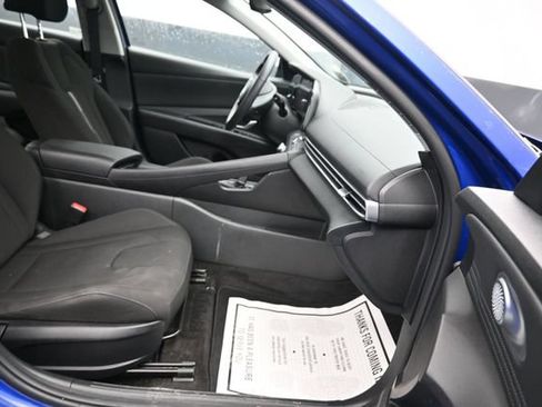 Used 2023 Hyundai Elantra SEL w/ Convenience Package FWD image 7