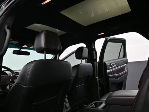 Used 2016 Ford Explorer Sport w/ Equipment Group 401A AWD/4WD image 22