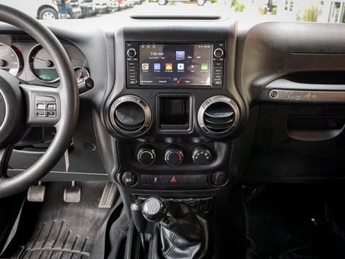 Used 2018 Jeep Wrangler Sport AWD/4WD image 17
