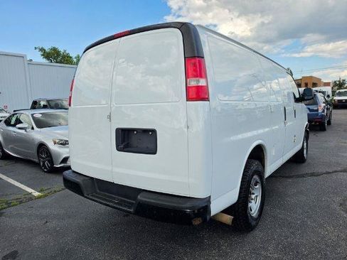 Used 2017 GMC Savana 2500 RWD image 4